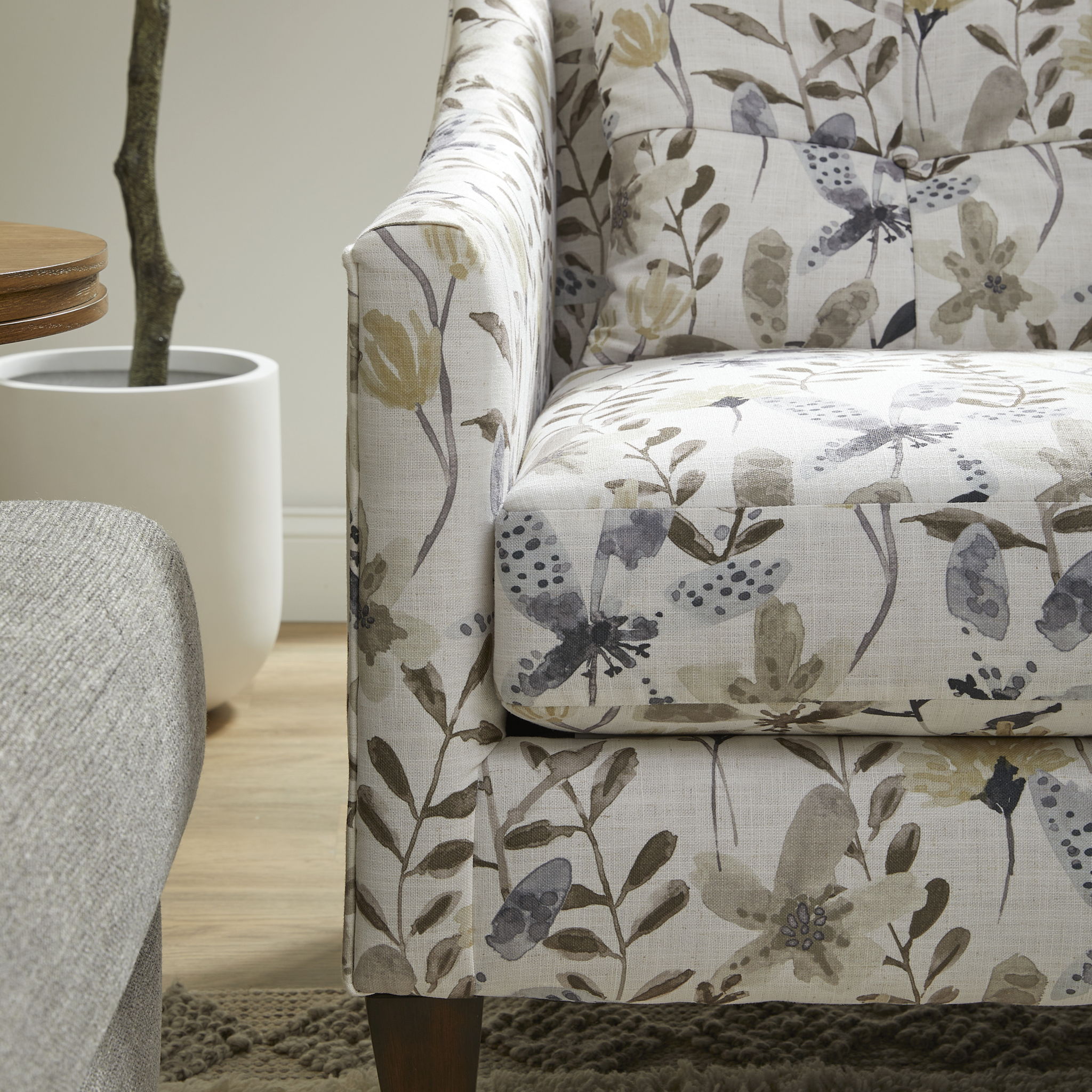 Skylar - Fabric Stationary Chair