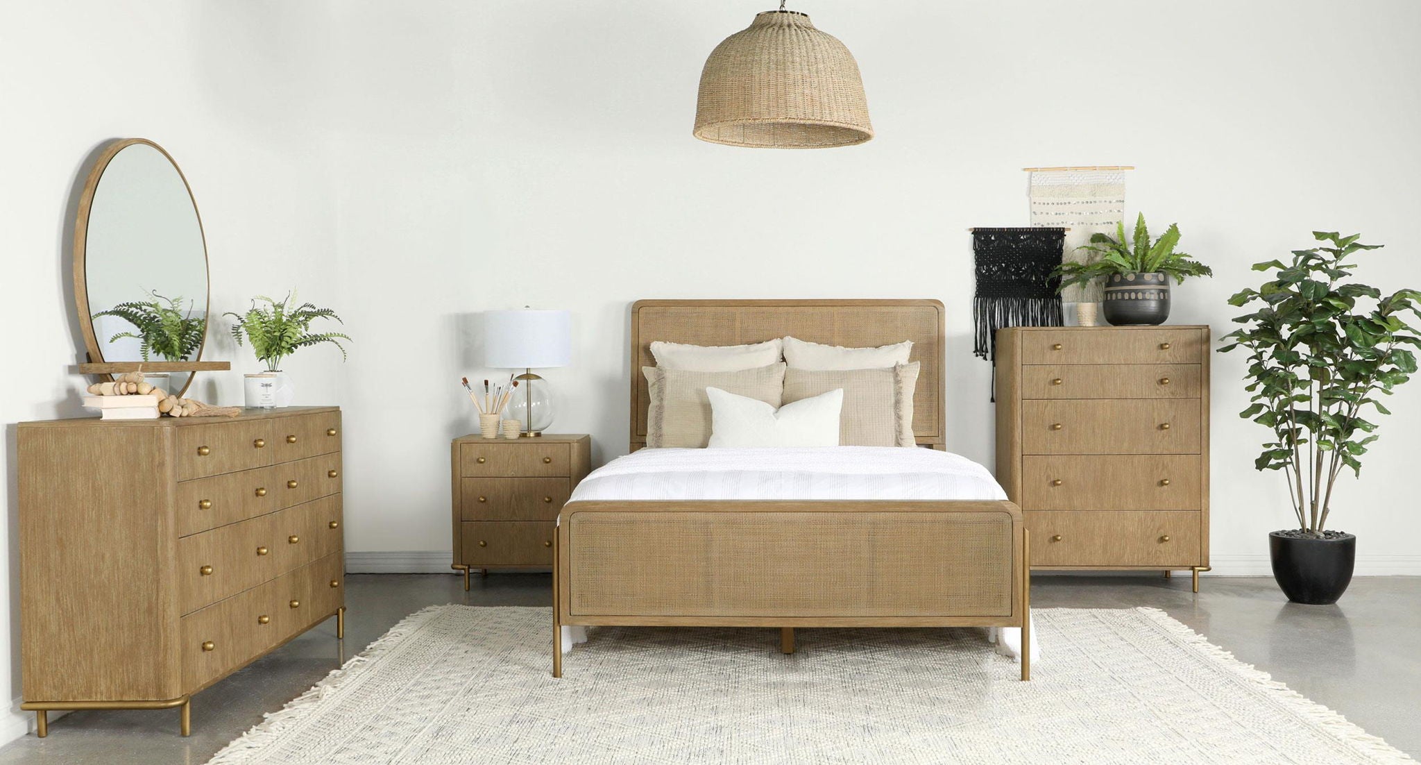 Arini 5-piece Queen Bedroom Set Sand Wash and Natural Cane