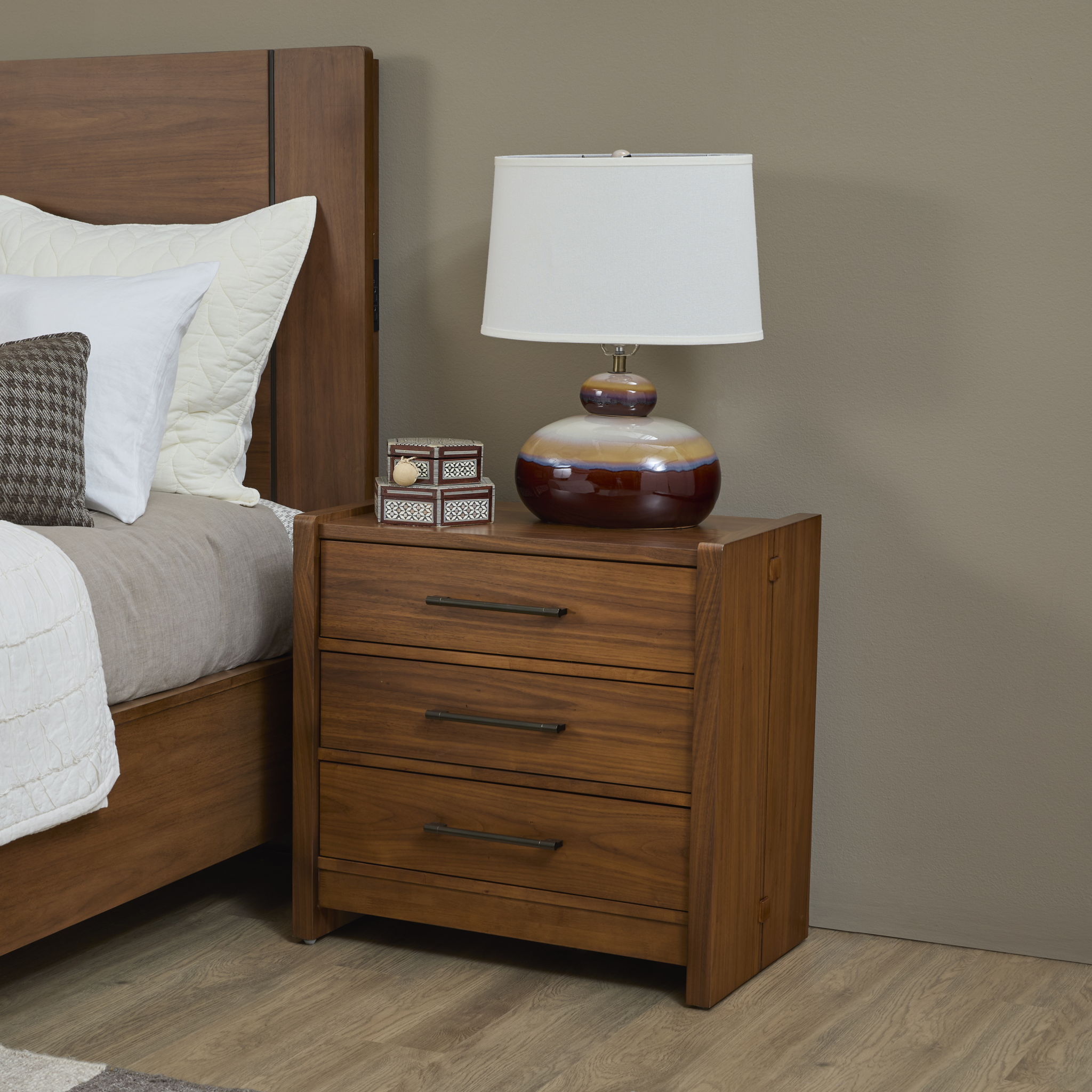 Lincoln - Nightstand - Warm Walnut