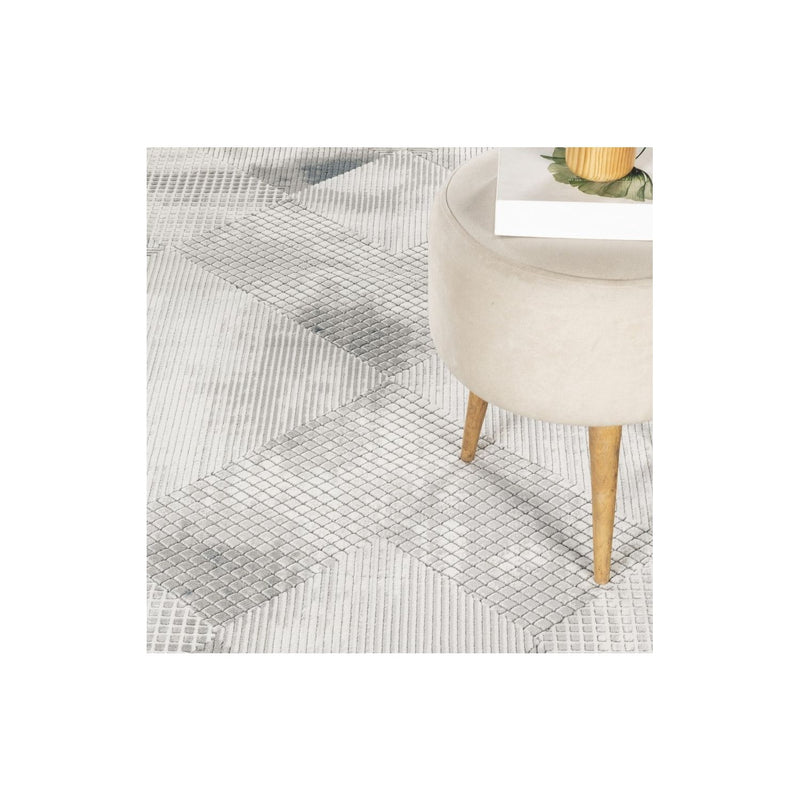 Geometrix - 5'3" X 7'3" Area Rug With Geometric, 3D Effect - Gray / Ivory