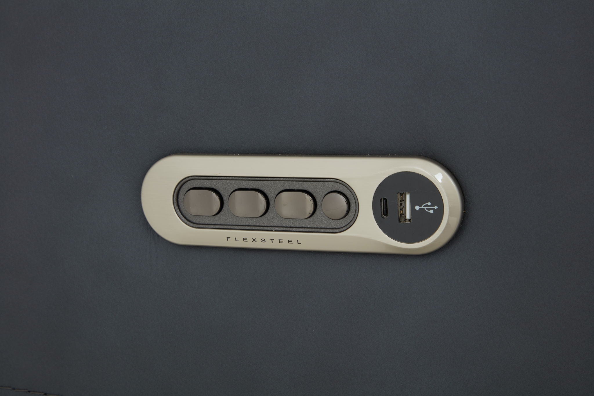 Warren - Power Reclining Loveseat With Console, Power Headrest & Lumbar - Black