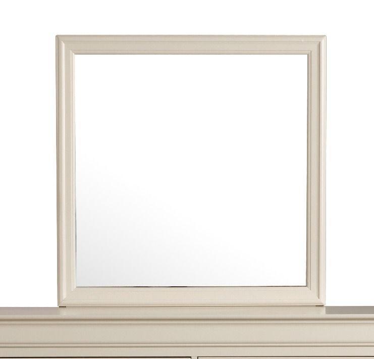 Traditional Wall Mirror For Any Space