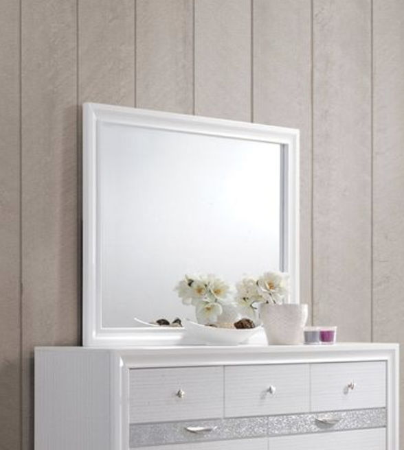 Naima - Minimalist Design Mirror