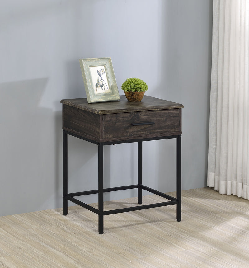 Cliff - 19" End Table - Brown