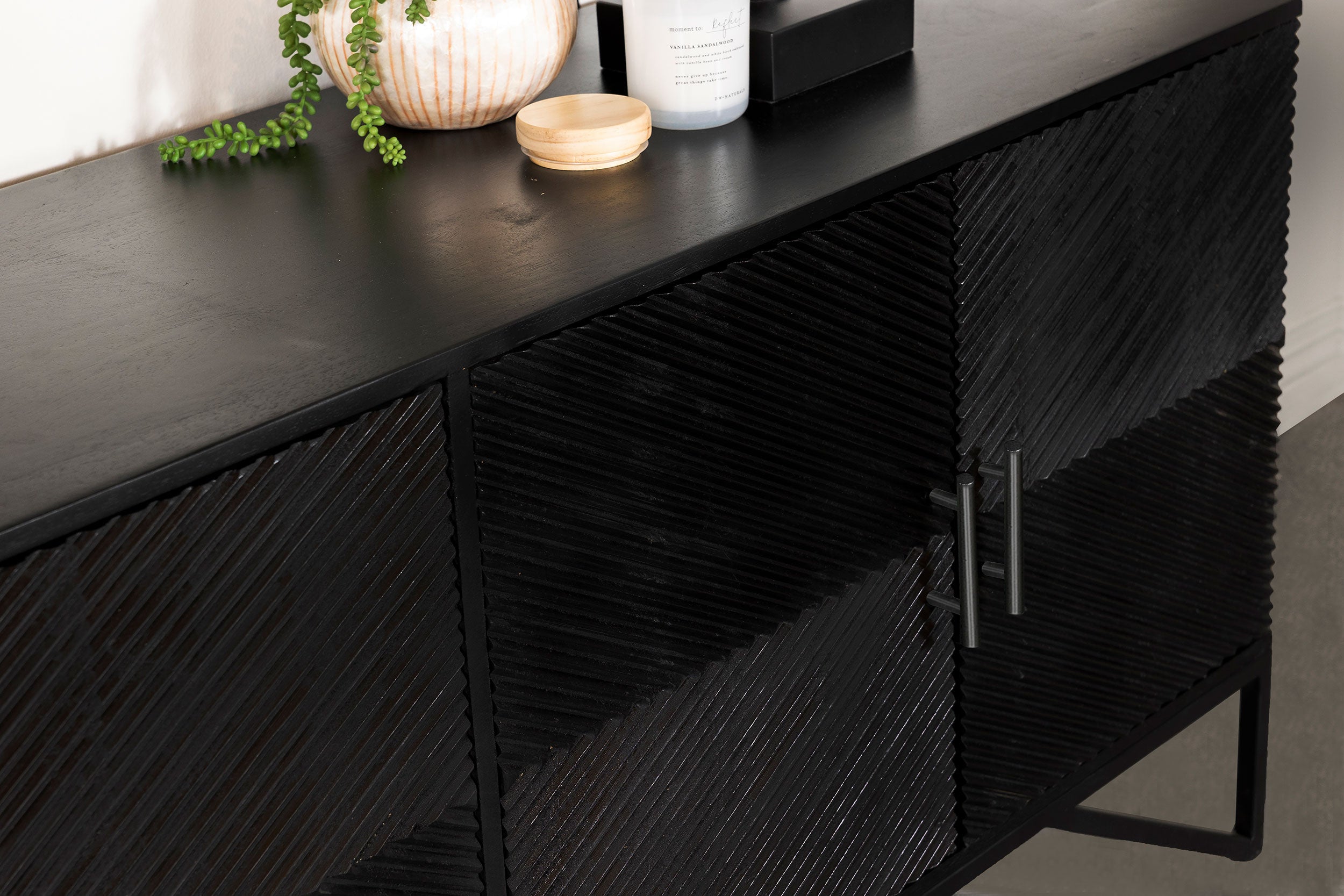 Riddell 4-door Wood Reeding Accent Cabinet Matte Black — view 13
