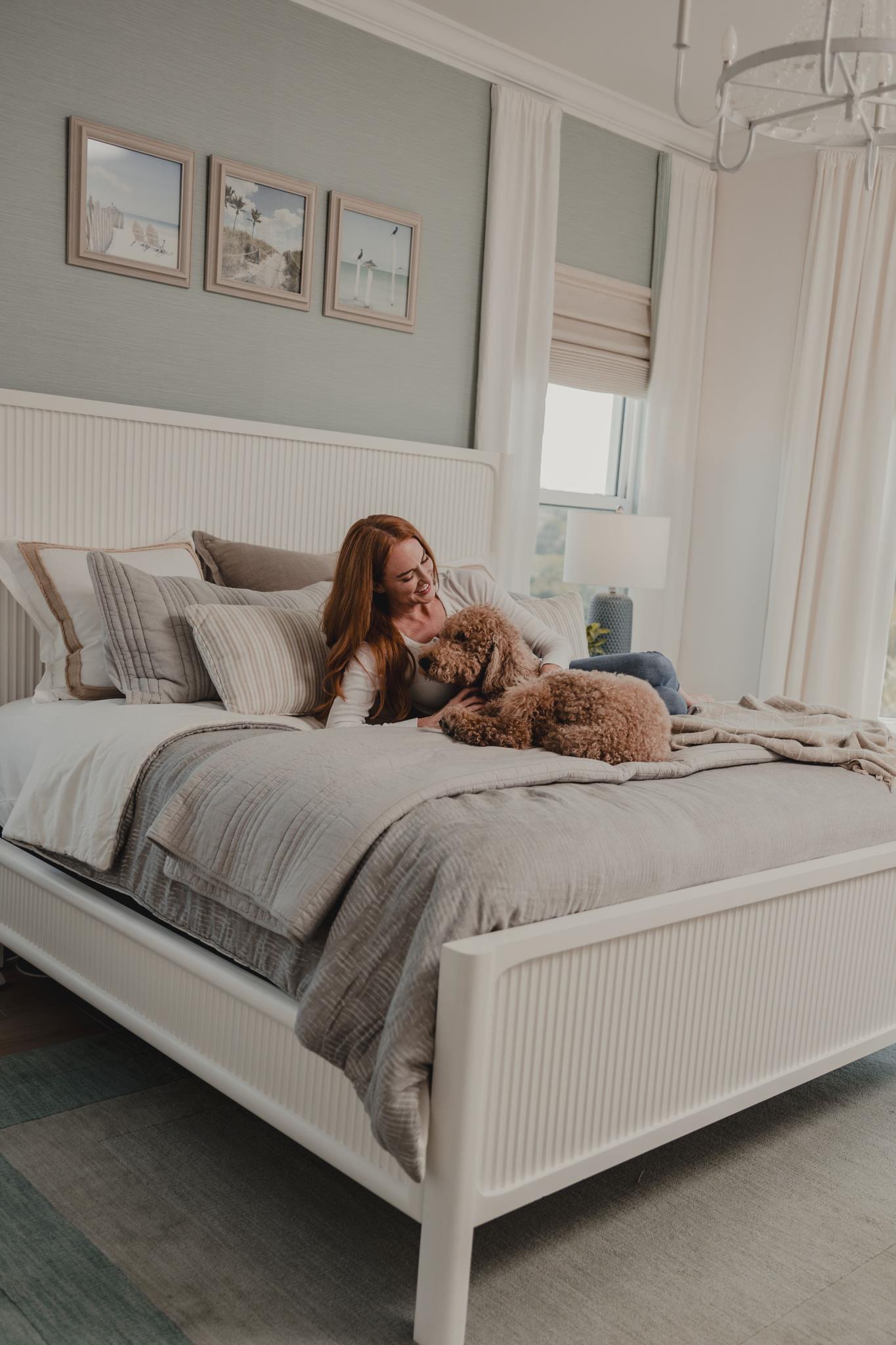 Montauk Queen Bed Complete. White Finish