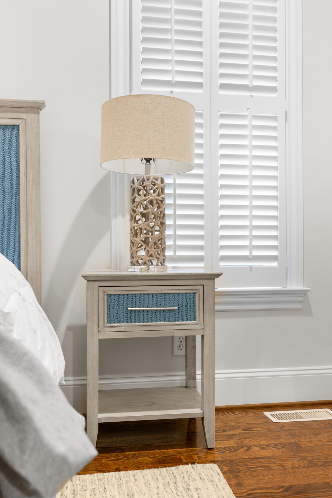 Ocean Isles 1 Drawer Woven Nightstand, Ocean Blue