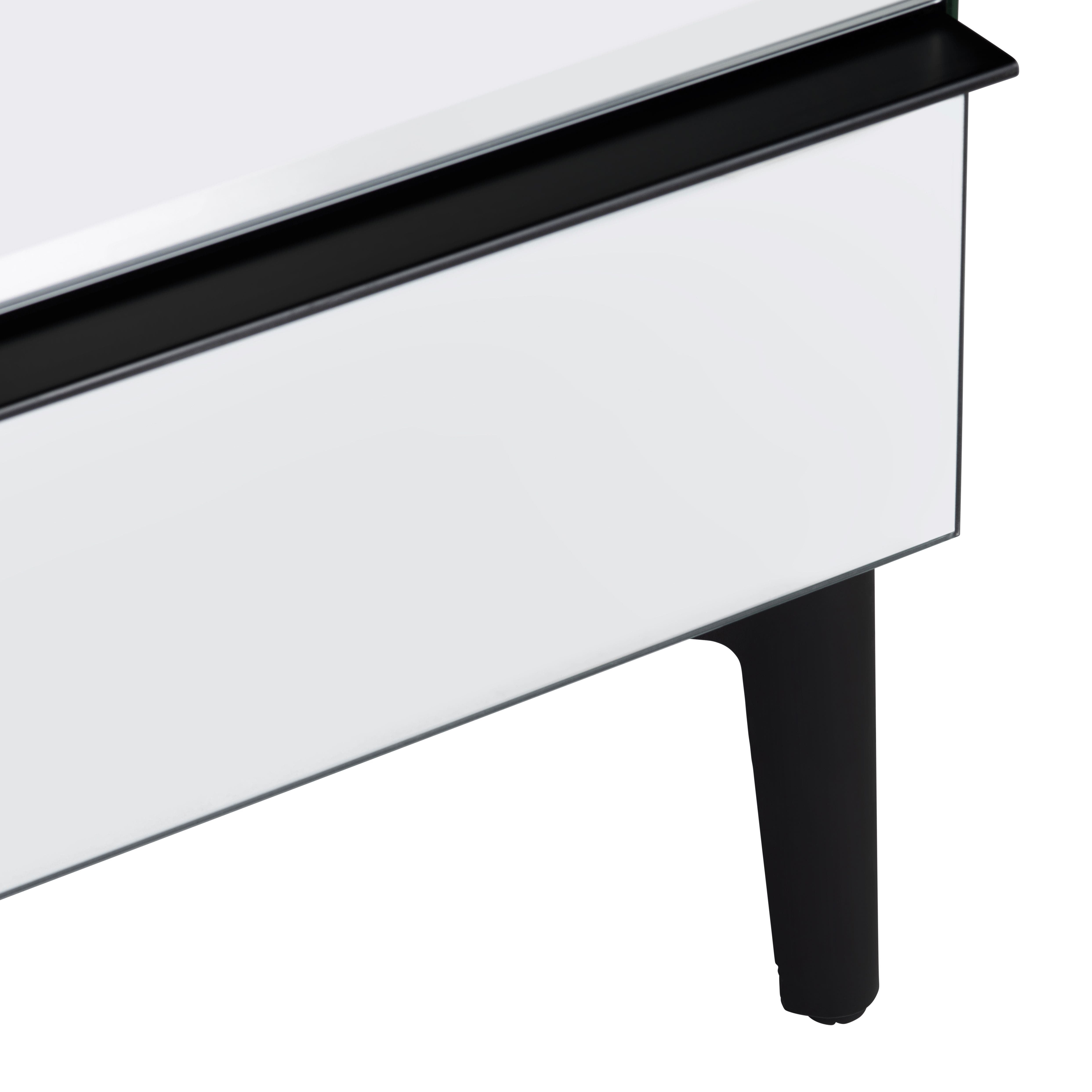 Henley Three-Drawer Chest - Image 4