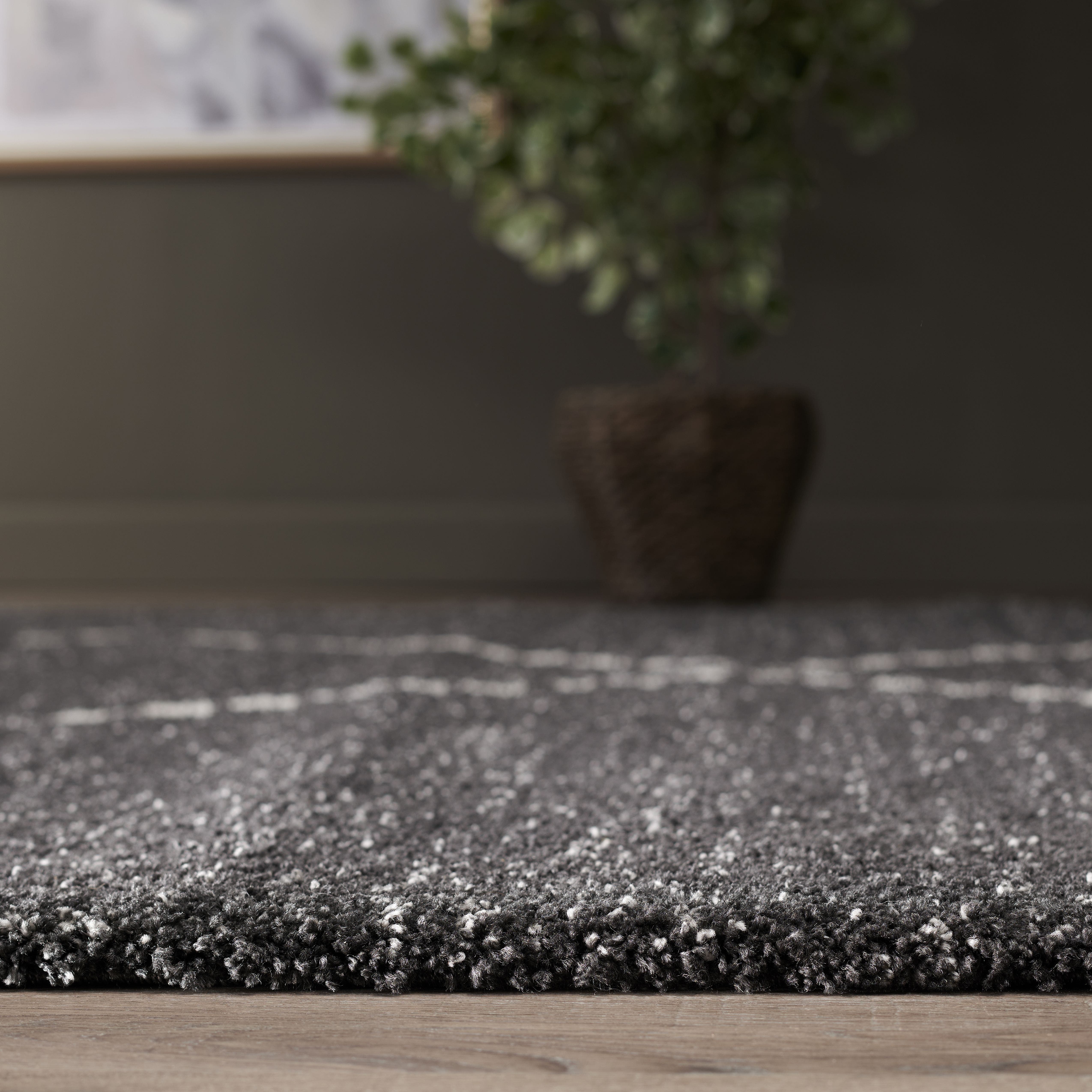 Black Tie Rug - Image 3