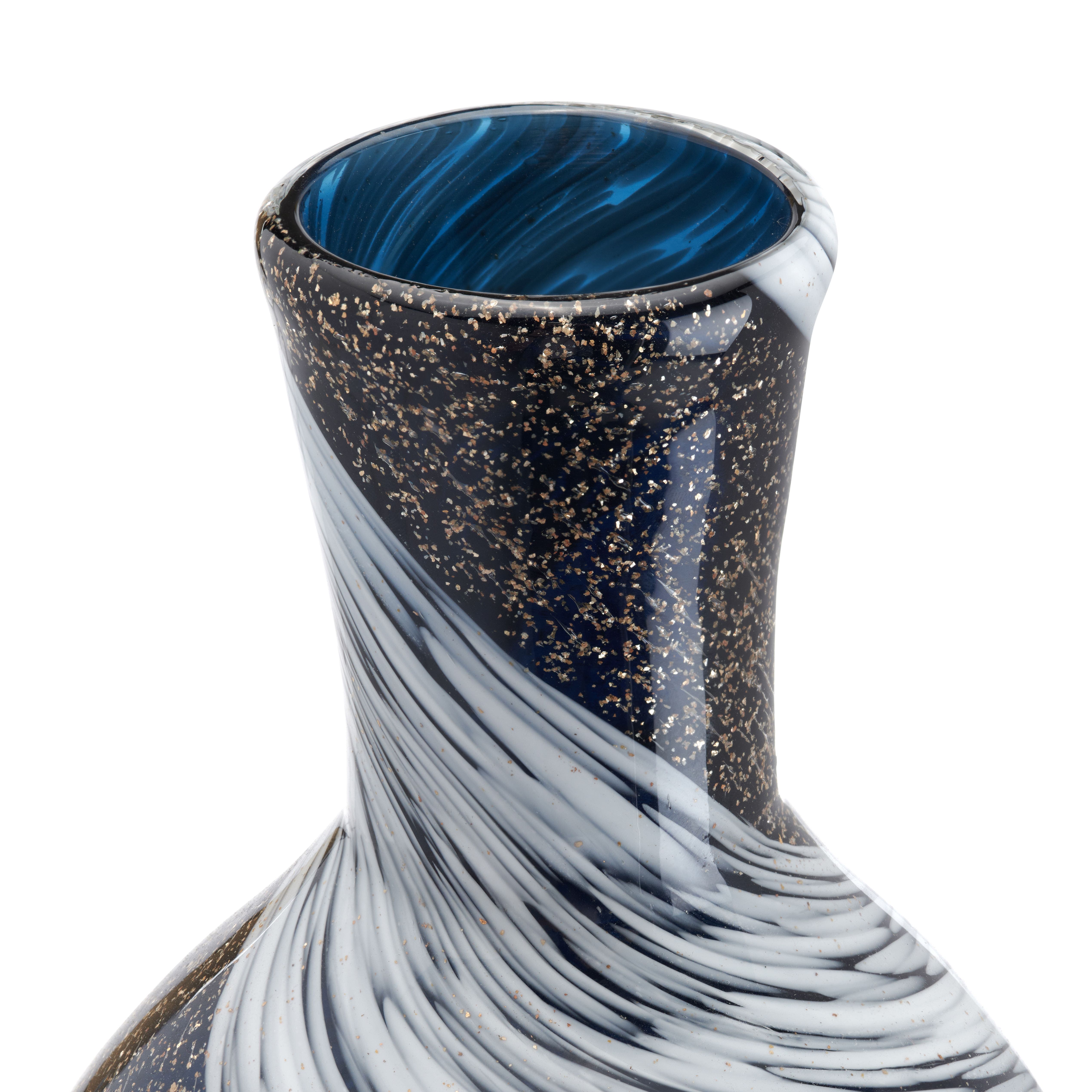 Large Pike Vase - Image 2