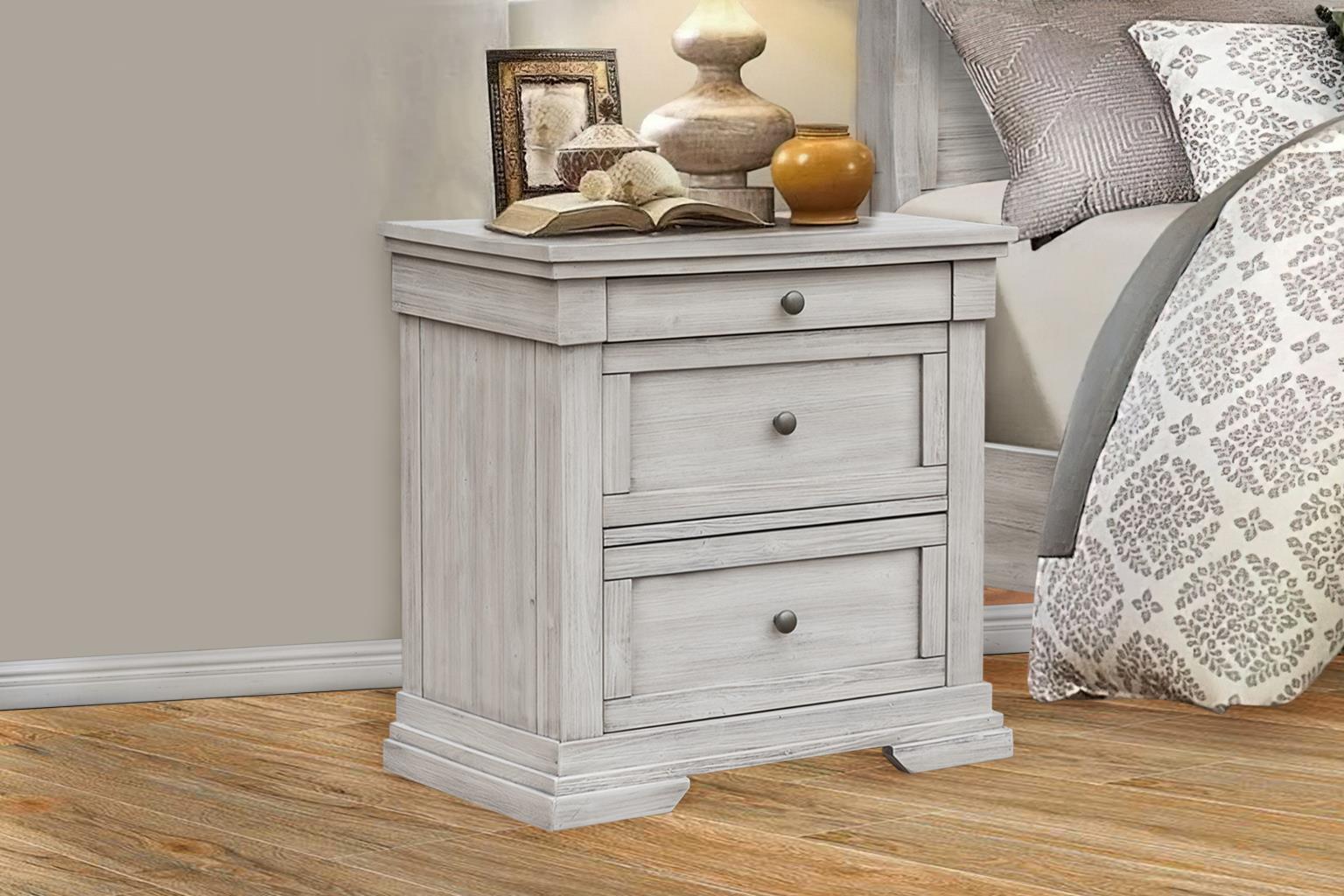 Cottage Lake Bedroom