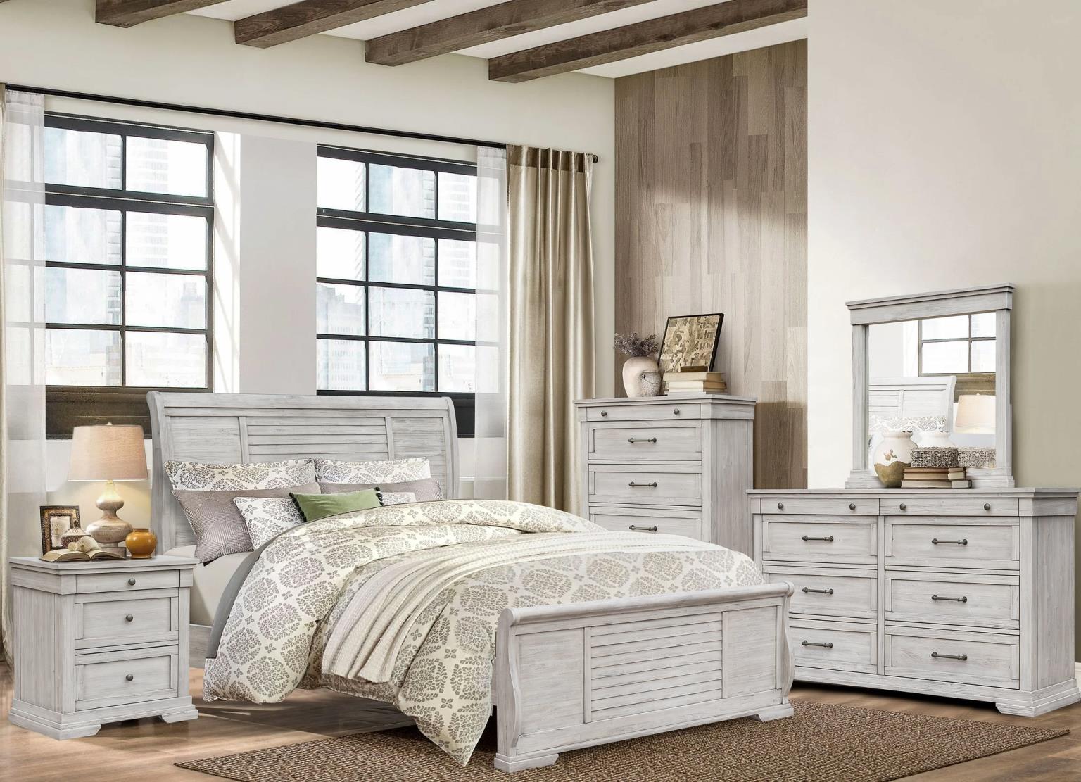 Cottage Lake Bedroom