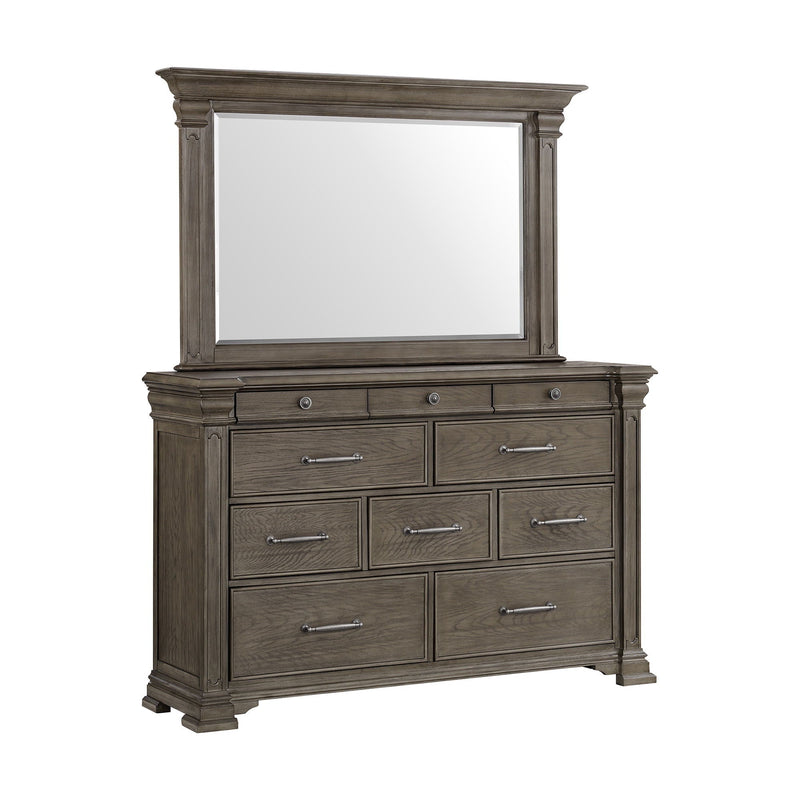 Kings Court 10 Drawer Dresser (*HAS DAMAGE*)