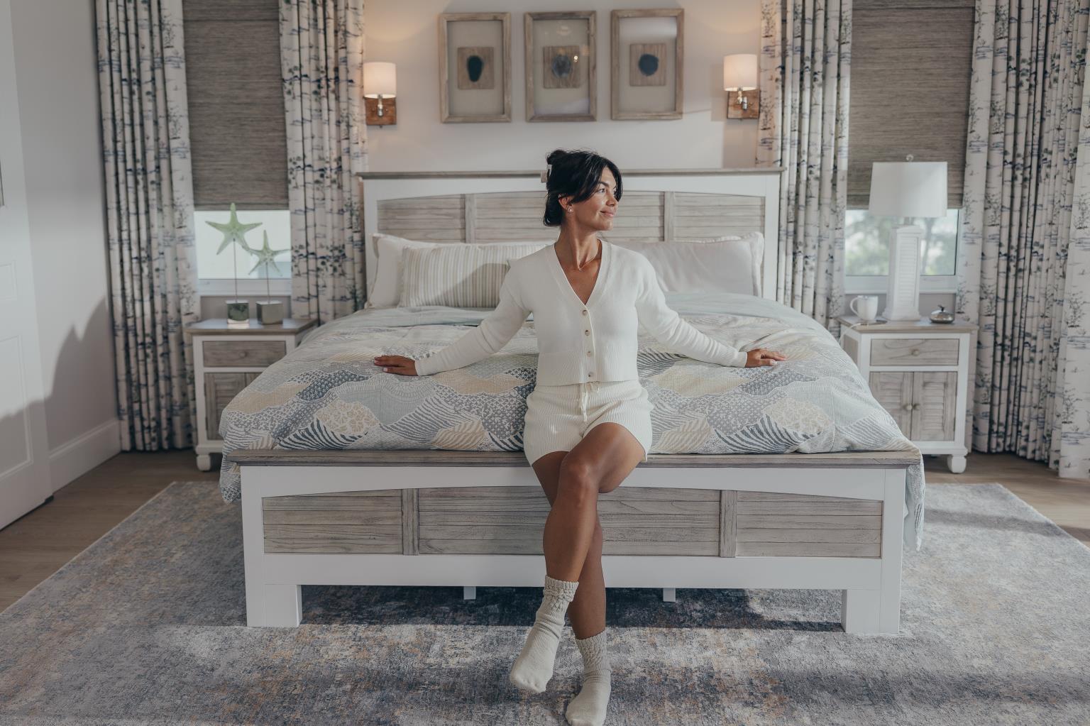 Islamorada King Footboard Dapple Grey Finish