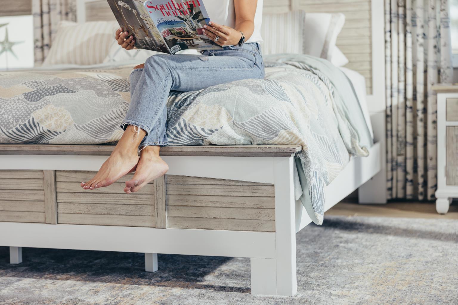 Islamorada Queen Footboard Dapple Grey Finish