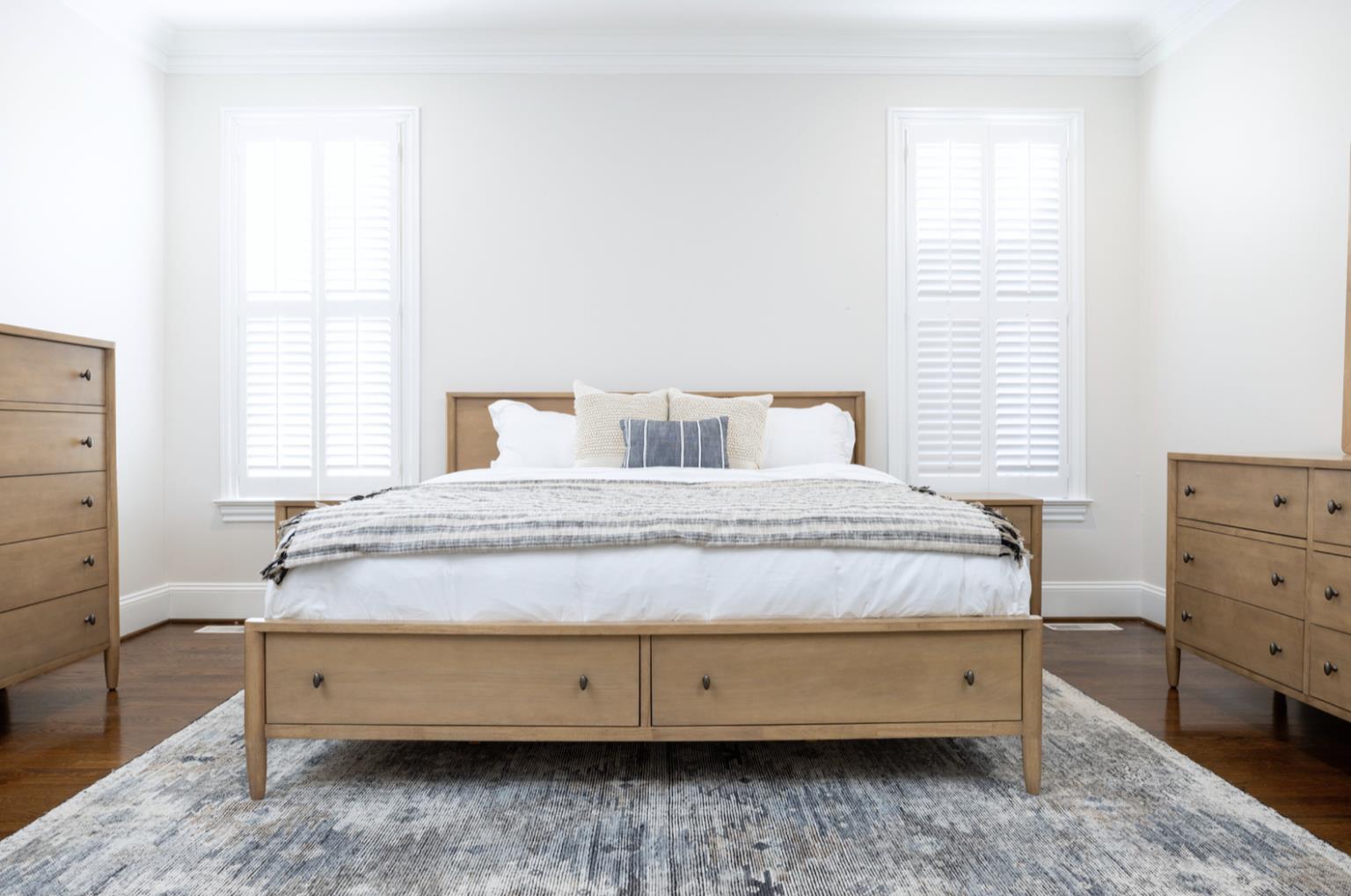 Chatham Queen Storage Bed Complete