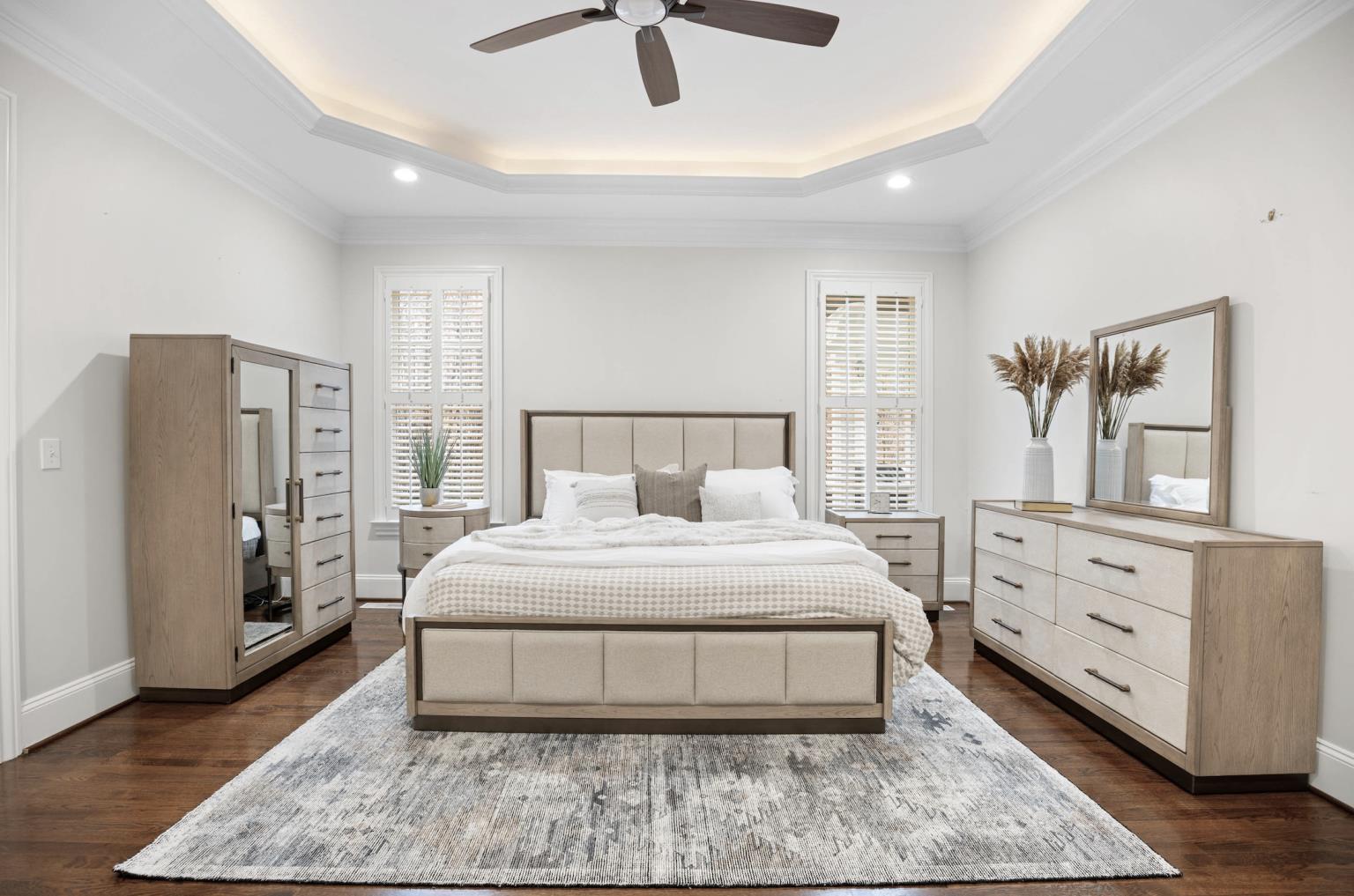 Rio Vista Upholstered Queen Bed Complete. Muted Earth Tones and Clay Finish