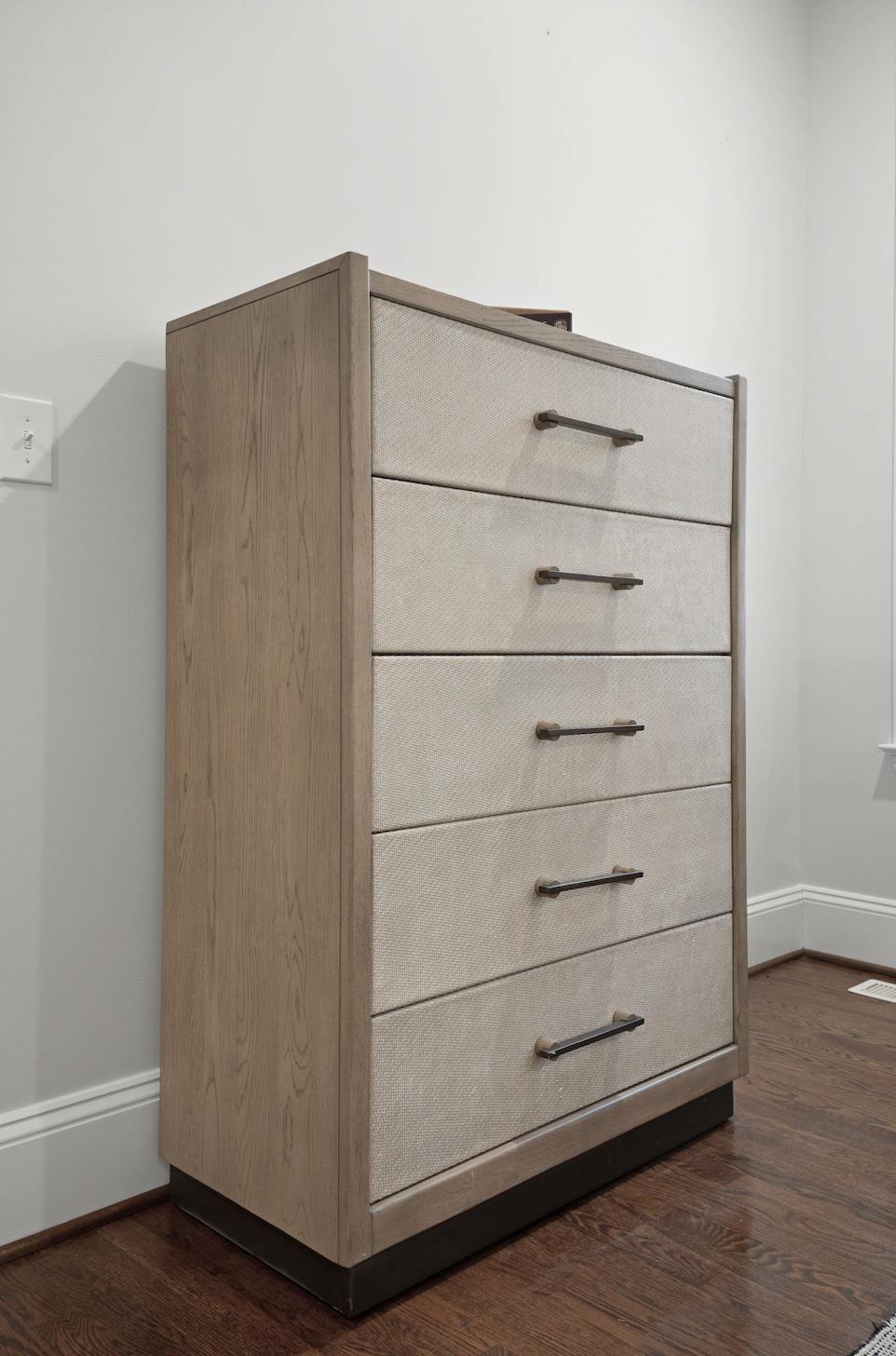 Rio Vista Woven 5 Drawer Chest. Muted Earth Tones and Clay Finish
