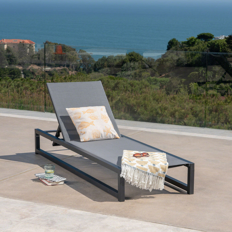 Outdoor Patio Chaise Lounge With 5 Reclining Positions
