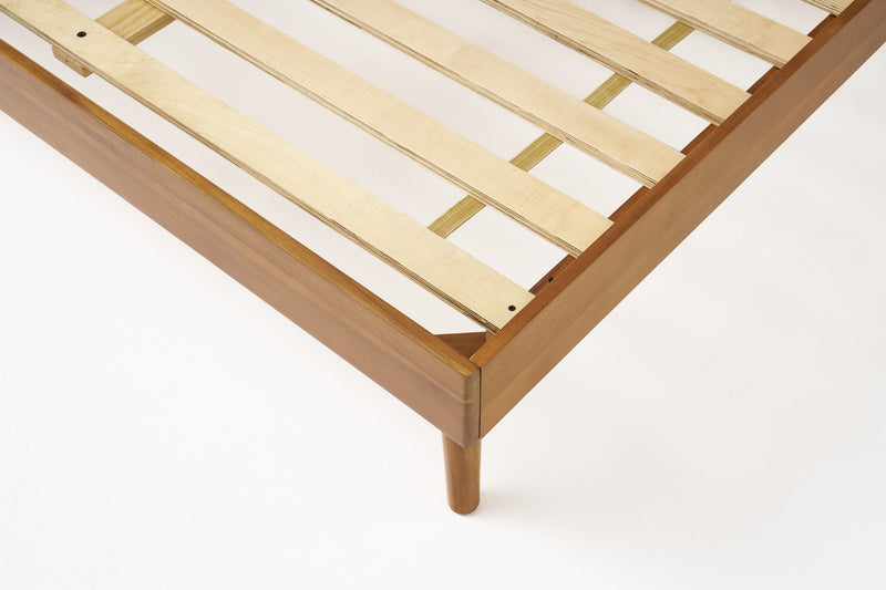 QUEEN BED