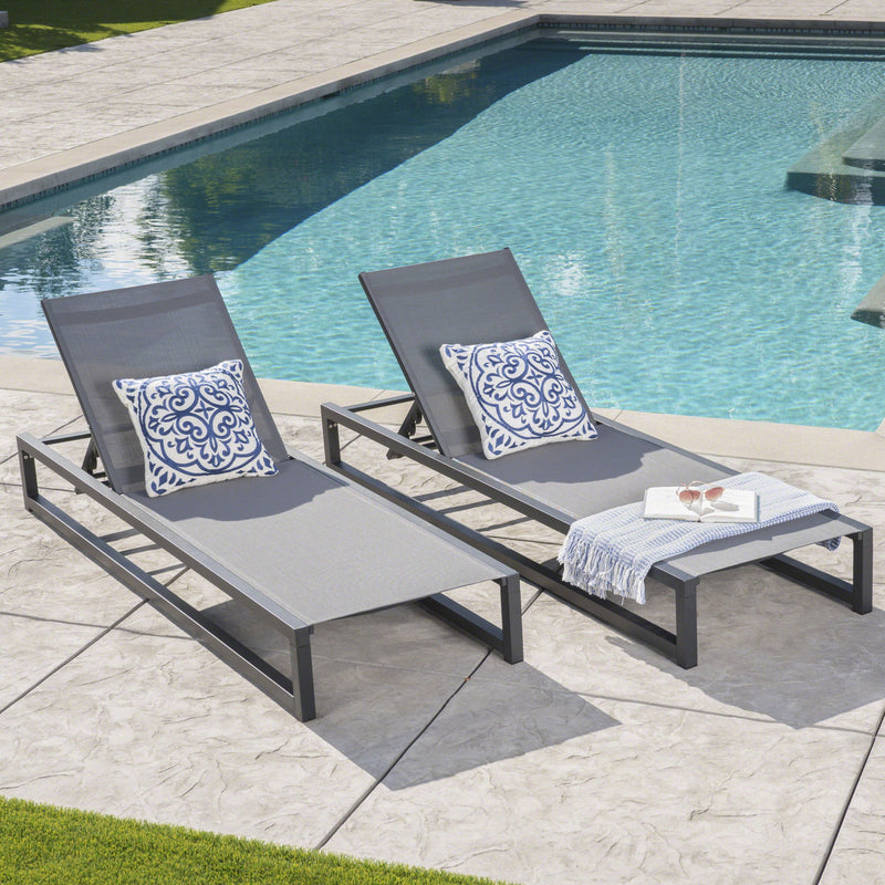 Outdoor Patio Chaise Lounge With 5 Reclining Positions