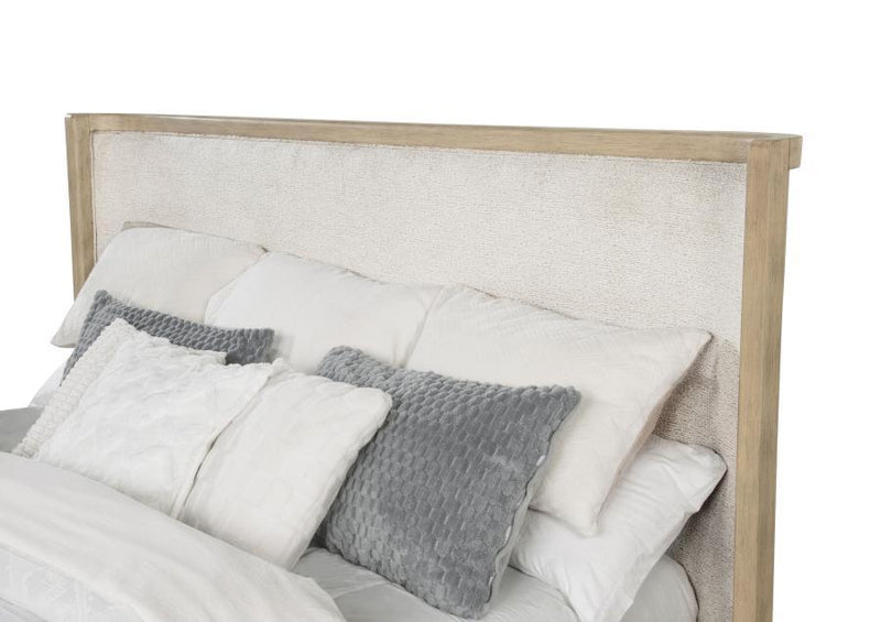 Kailani - Wingback Bed