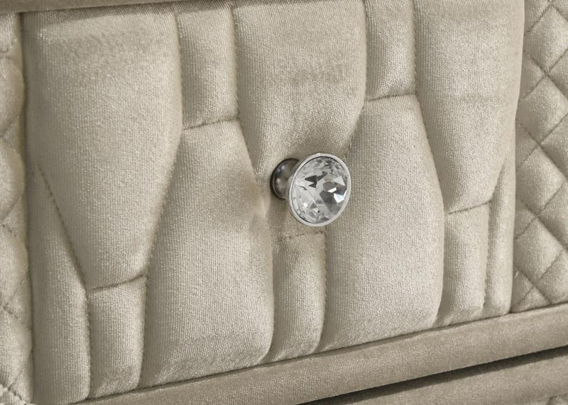 Lorient - 8-Drawer LED Bedroom Flame Box Dresser