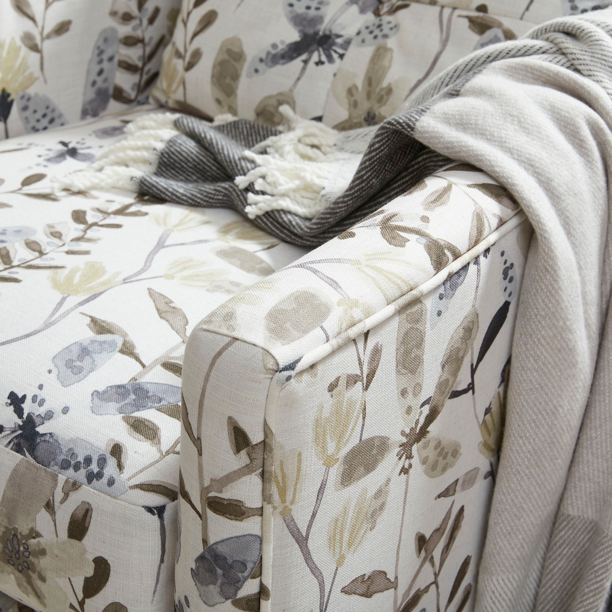 Skylar - Fabric Stationary Chair