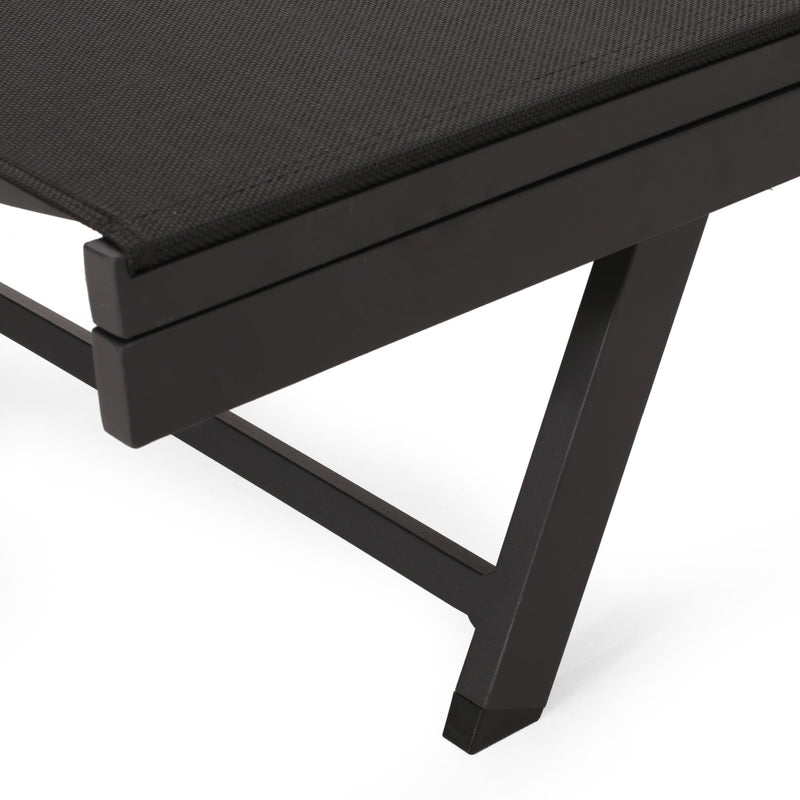 Salton - Chaise Lounge Outdoor Relaxation