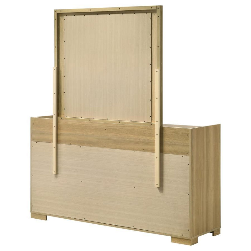 Hyland - 6-Drawer Dresser