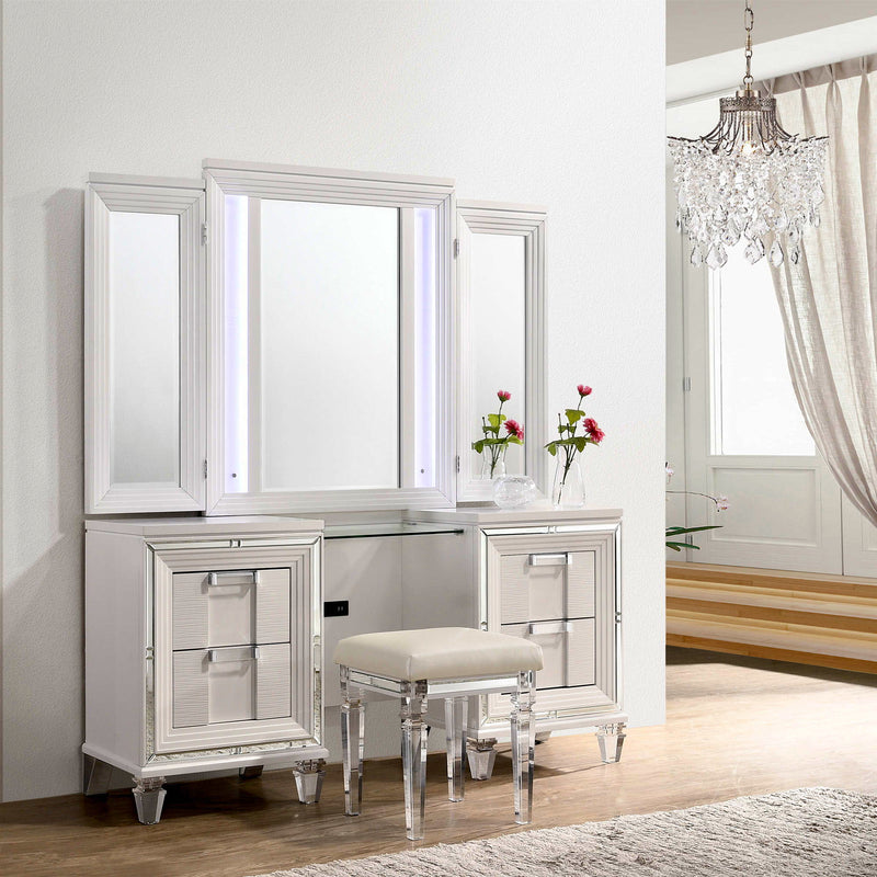 Twenty Nine - Vanity Set With Led & Usb Plug