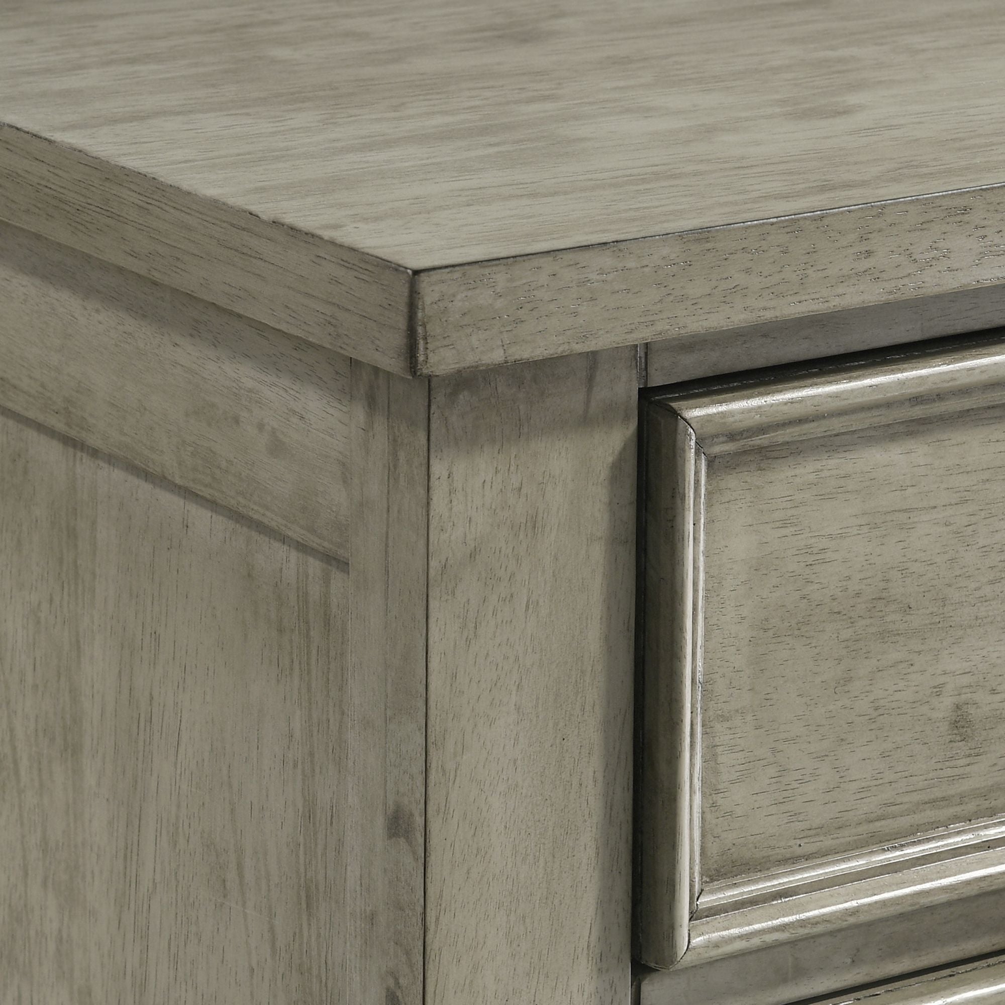 Sullivan - 9-Drawer Dresser