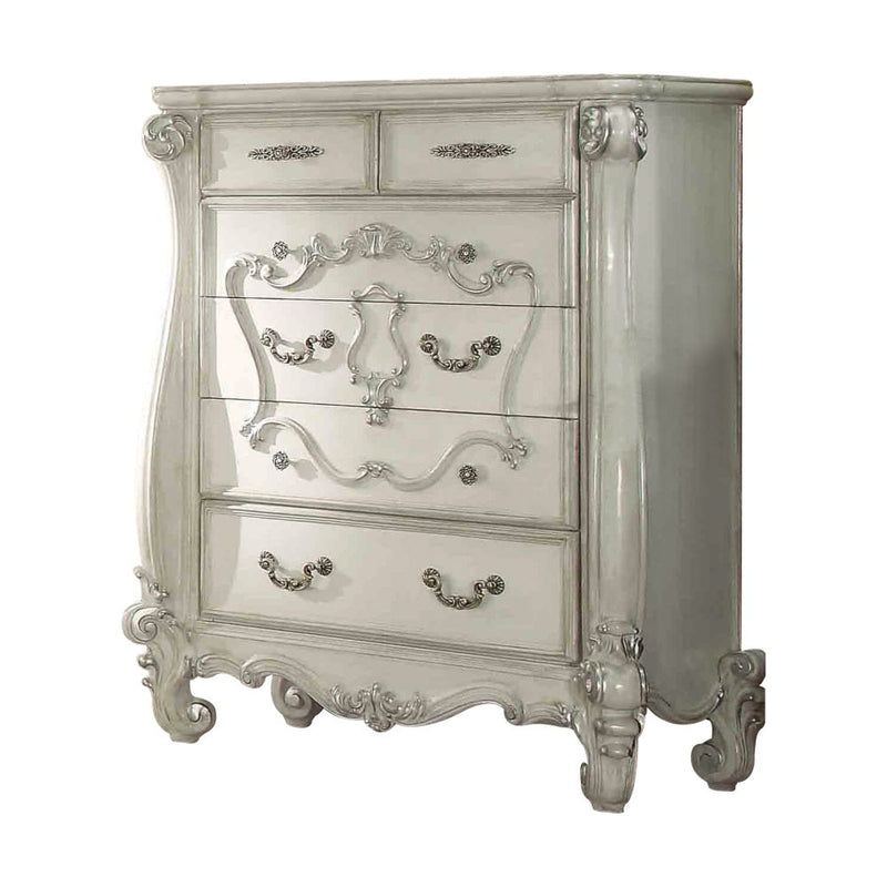 The Versailles chest is the perfect accent to create the style of royalty your bedroom has been needing.