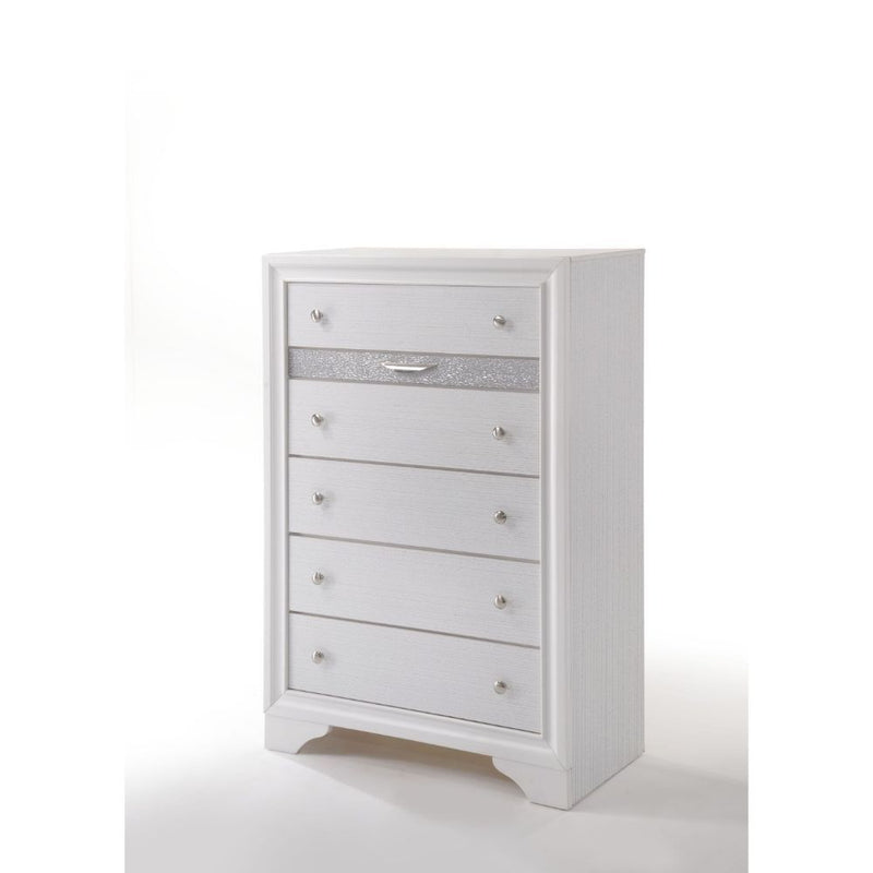 The Naima chest offers a sophisticated look, clean lines and contemporary style.