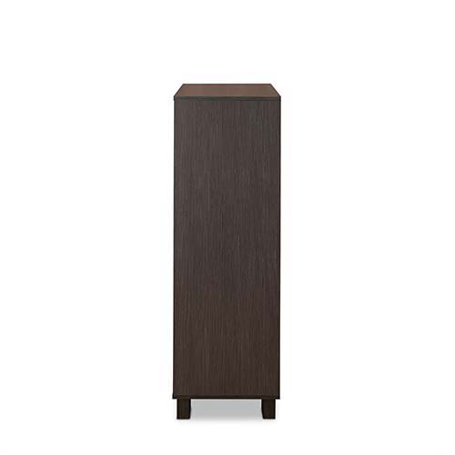 This beautiful Eloy chest of drawers boasts of contemporary style.