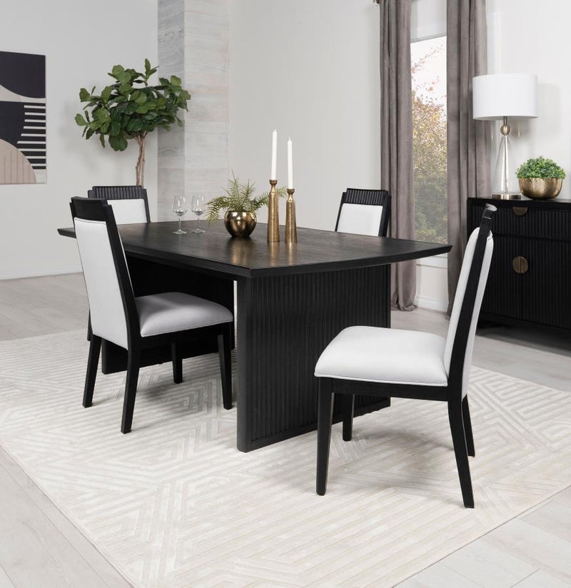 Brookmead - Rectangular Dining Set With 18" Removable Extension Leaf