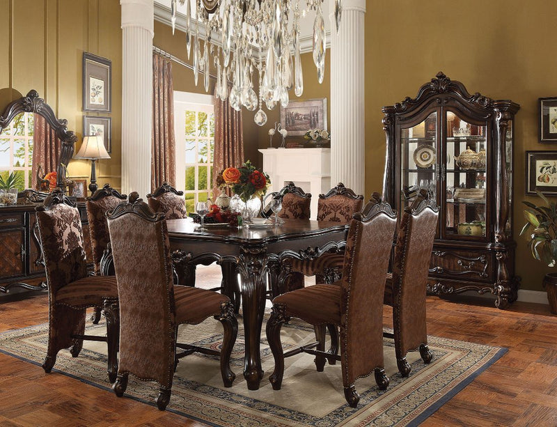 Irresistibly inviting, the Versailles collection displays the unrivaled beauty of the traditional dining.