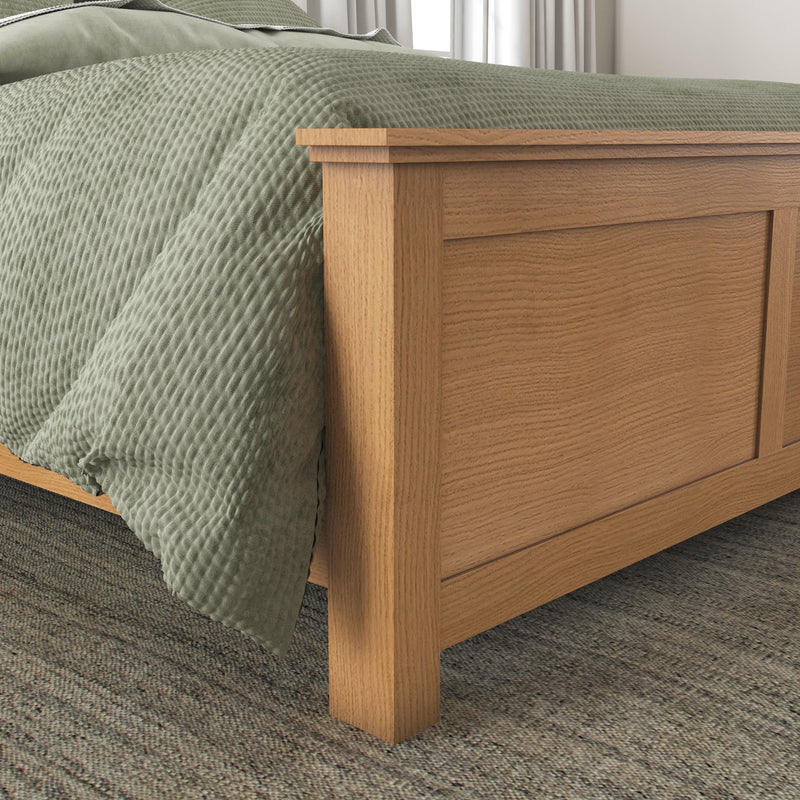 Oak Park - King Bed And Two Nightstands