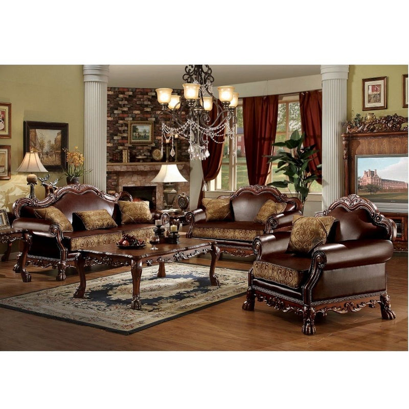 The Dresden traditional collection reflects highly decorative details, oversized claw feet and decorative trim, rolled arms and carefully selected upholstery in a symphony of material. This collection will be the showpiece of your living room environment.