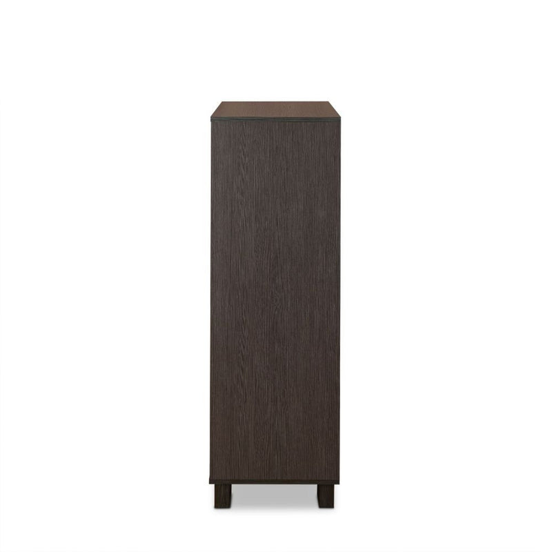 This beautiful Eloy chest of drawers boasts of contemporary style.